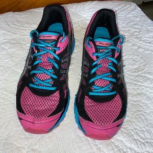 Women’s ASICS size 7